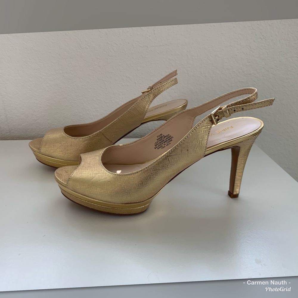 Final $ Nine West Gold Platform Peep Toe Slingback